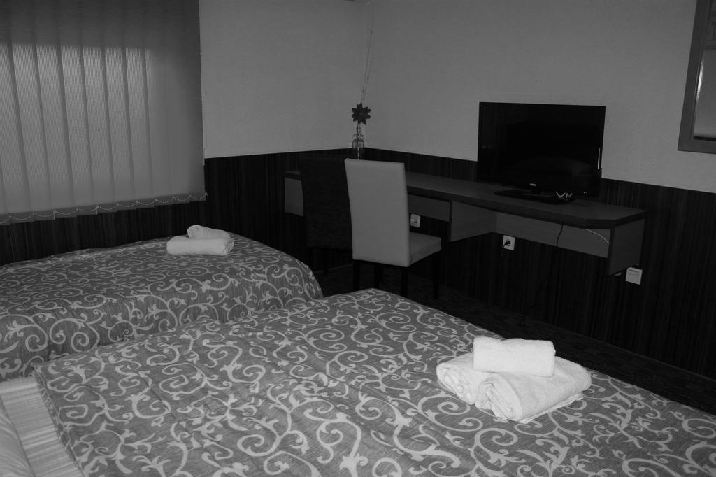 Hotel Piramida Sunca Visoko Quarto foto
